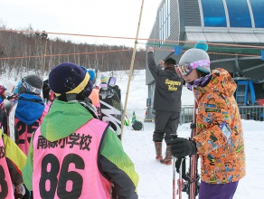 この日、南線小学校でもSATの先生が活躍